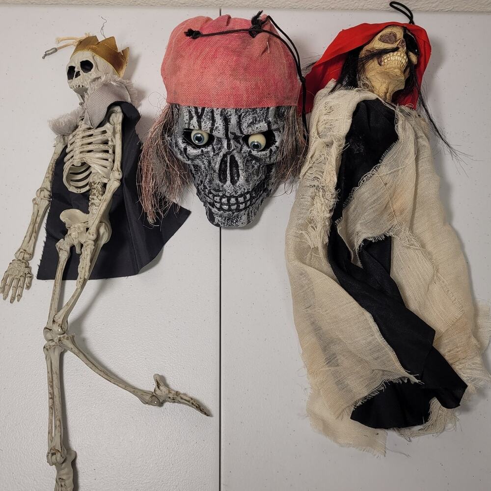 Vintage Halloween Hanging Skeleton Ghoul Pirate Skull Prop Lot of 3 Creepy Decor